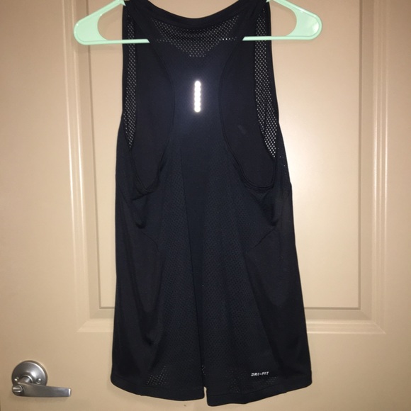 Nike work out tank - Picture 2 of 2